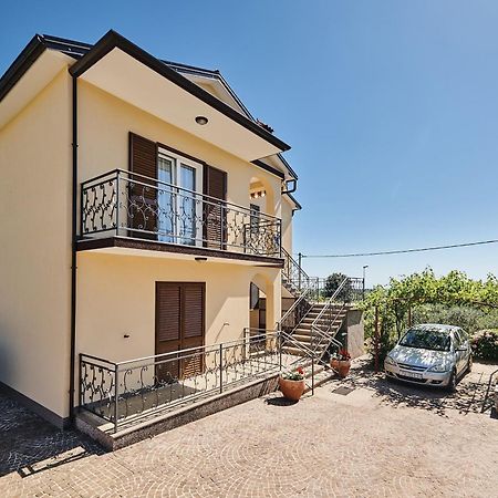 Apartment Ana Бртонигла Екстер'єр фото