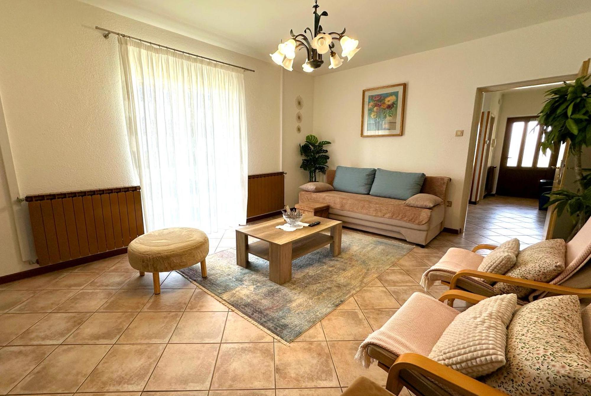 Apartment Ana Бртонигла Екстер'єр фото
